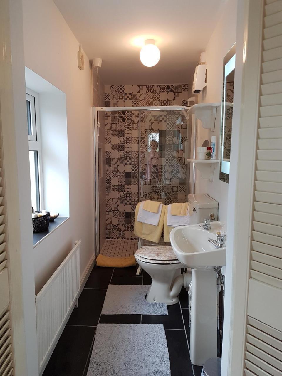 Brookvale Bed & Breakfast Wellingtonbridge Bagian luar foto